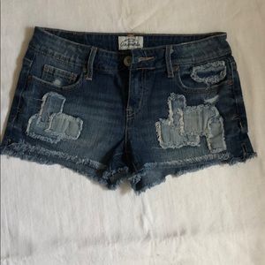 Patched Short shorts